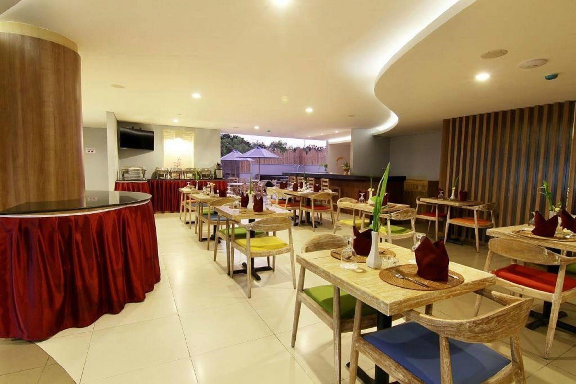Santosa City Hotel Ντενπασάρ Εξωτερικό φωτογραφία