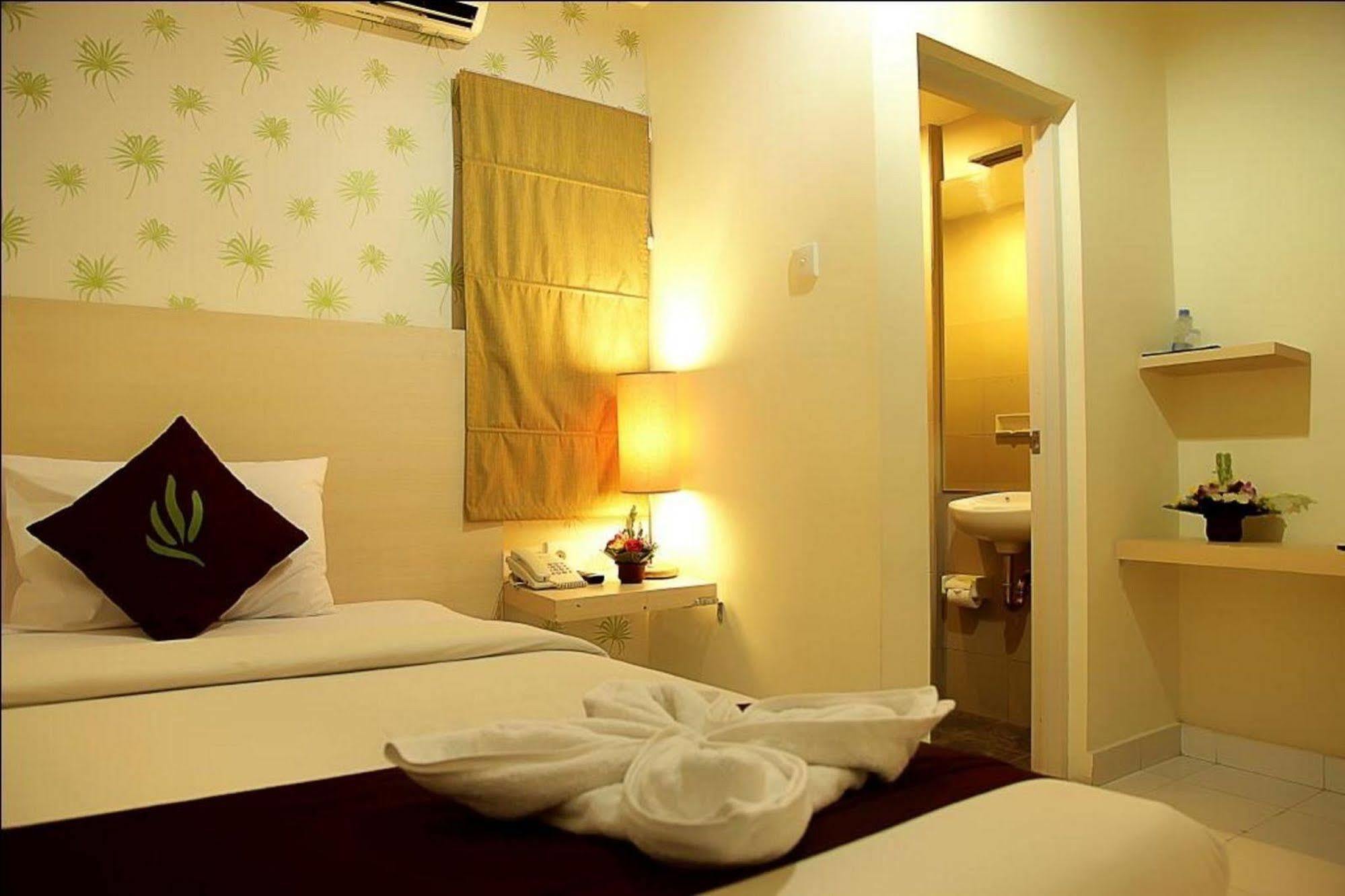 Santosa City Hotel Ντενπασάρ Εξωτερικό φωτογραφία