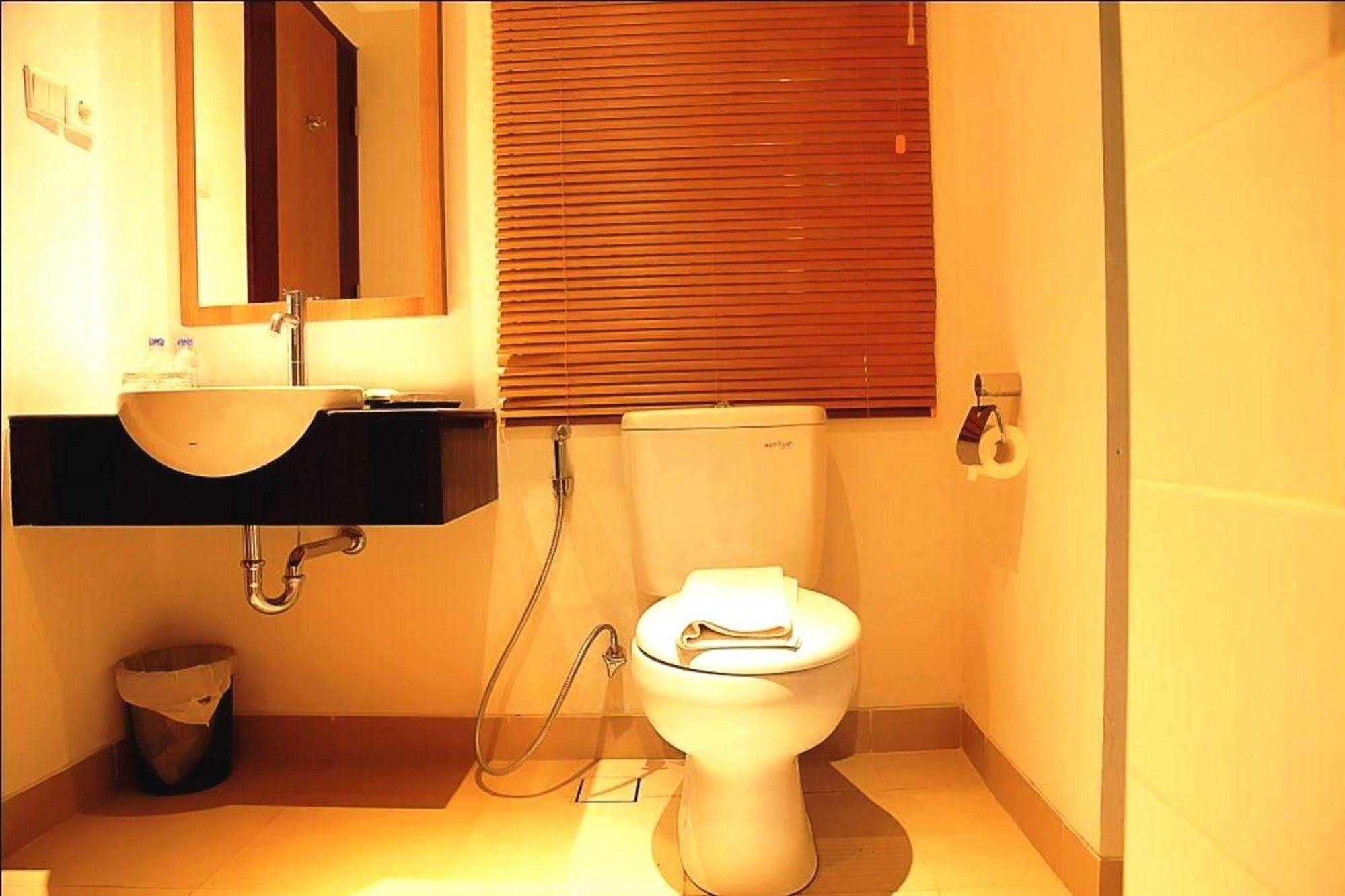 Santosa City Hotel Ντενπασάρ Εξωτερικό φωτογραφία