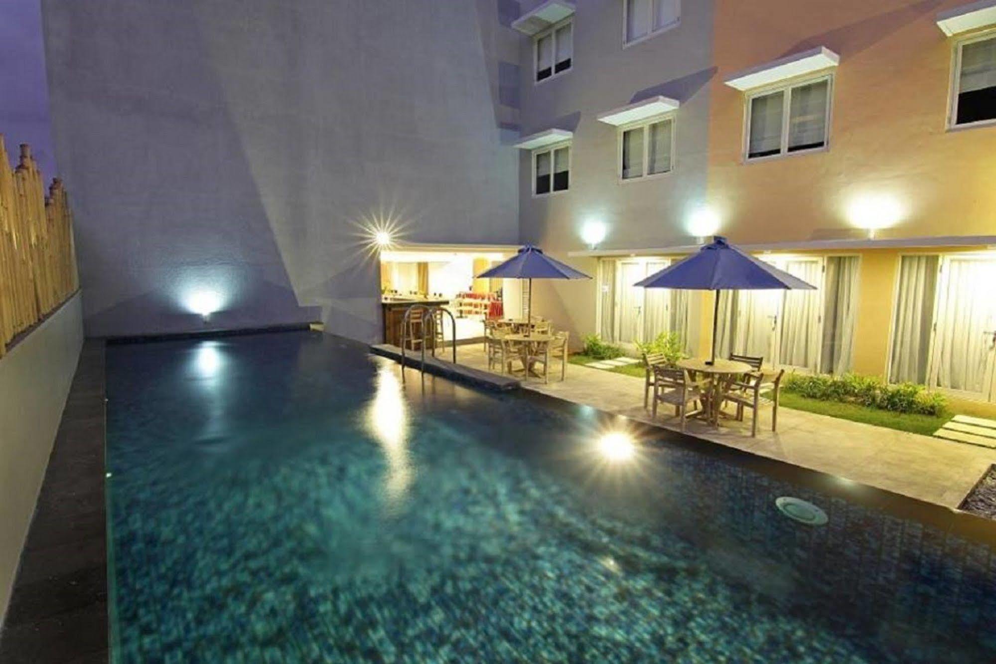 Santosa City Hotel Ντενπασάρ Εξωτερικό φωτογραφία