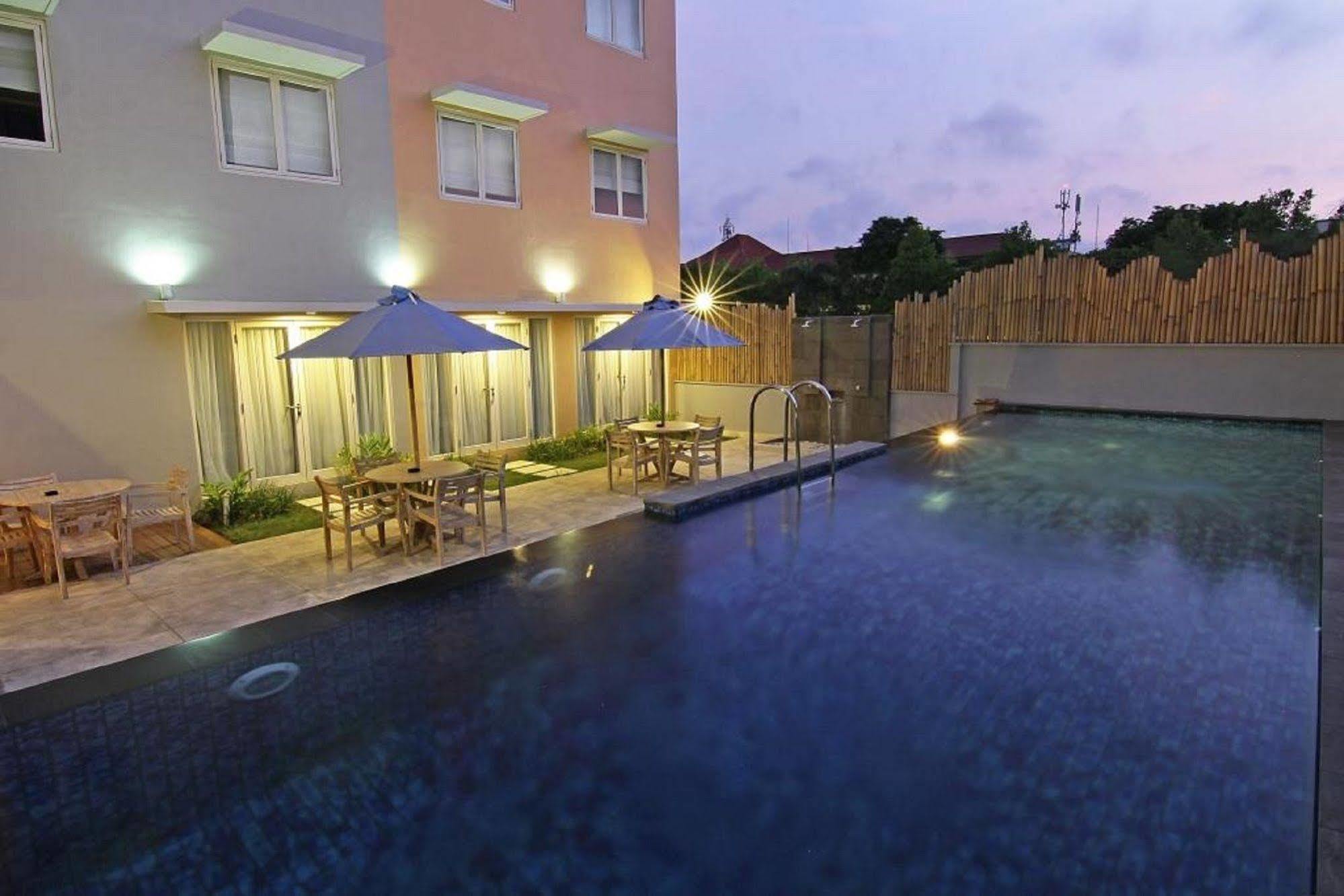 Santosa City Hotel Ντενπασάρ Εξωτερικό φωτογραφία