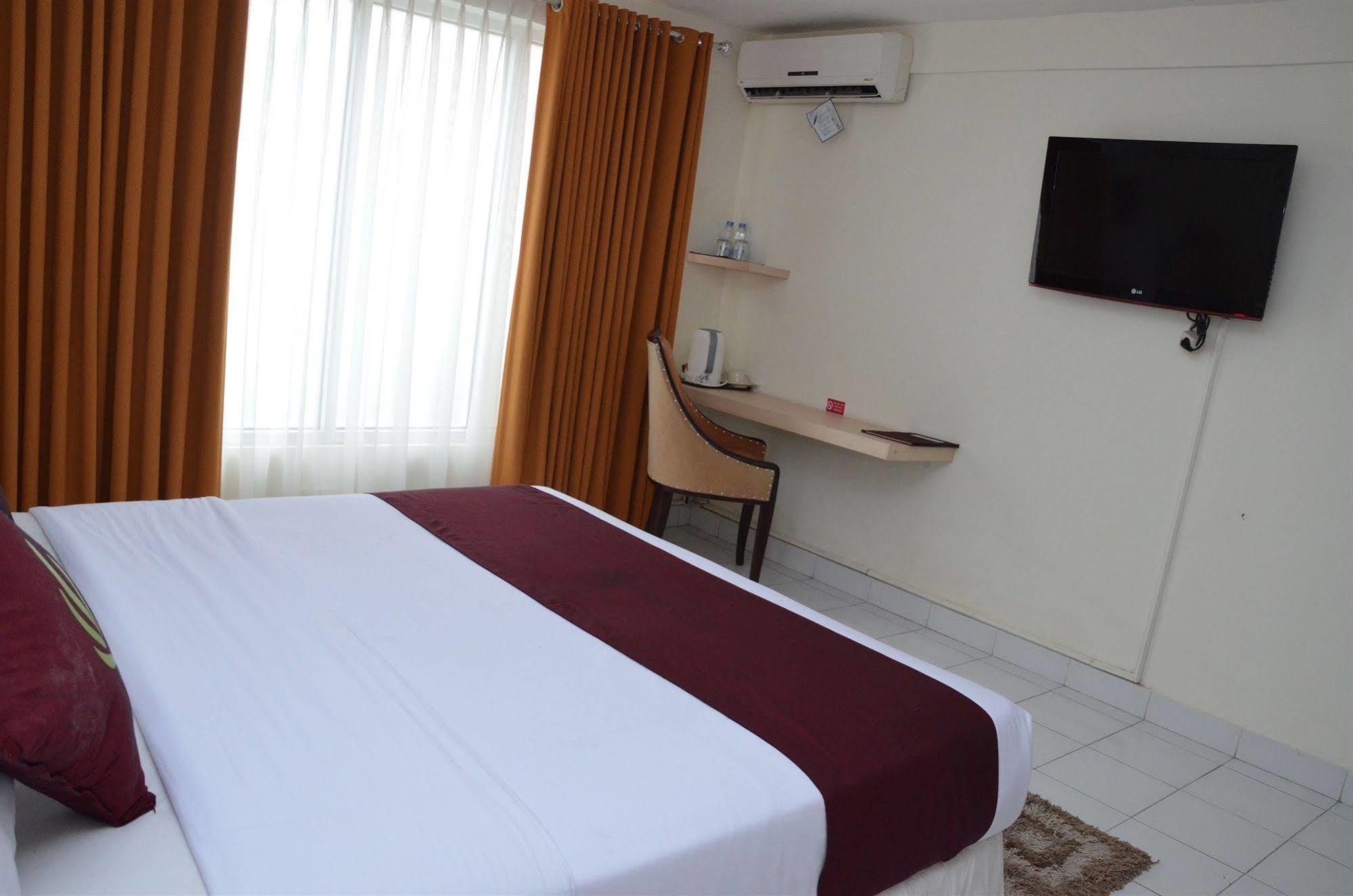 Santosa City Hotel Ντενπασάρ Εξωτερικό φωτογραφία